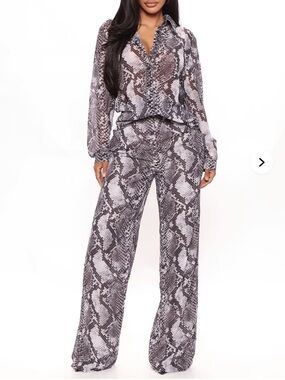 NWT Fashion Nova Sariyah Snakeskin Pant Set - Color Grey/Combo - Size Medium